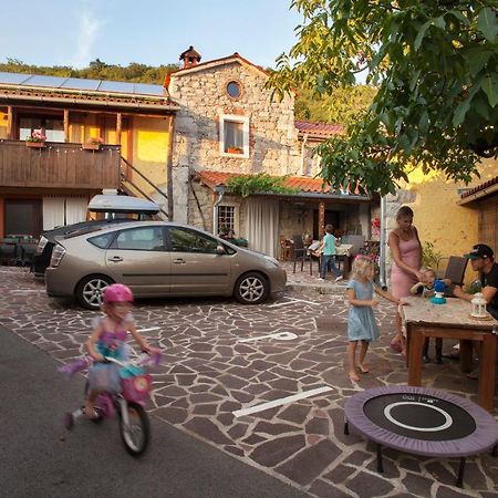 Hostel Xaxid Crni Kal Екстер'єр фото