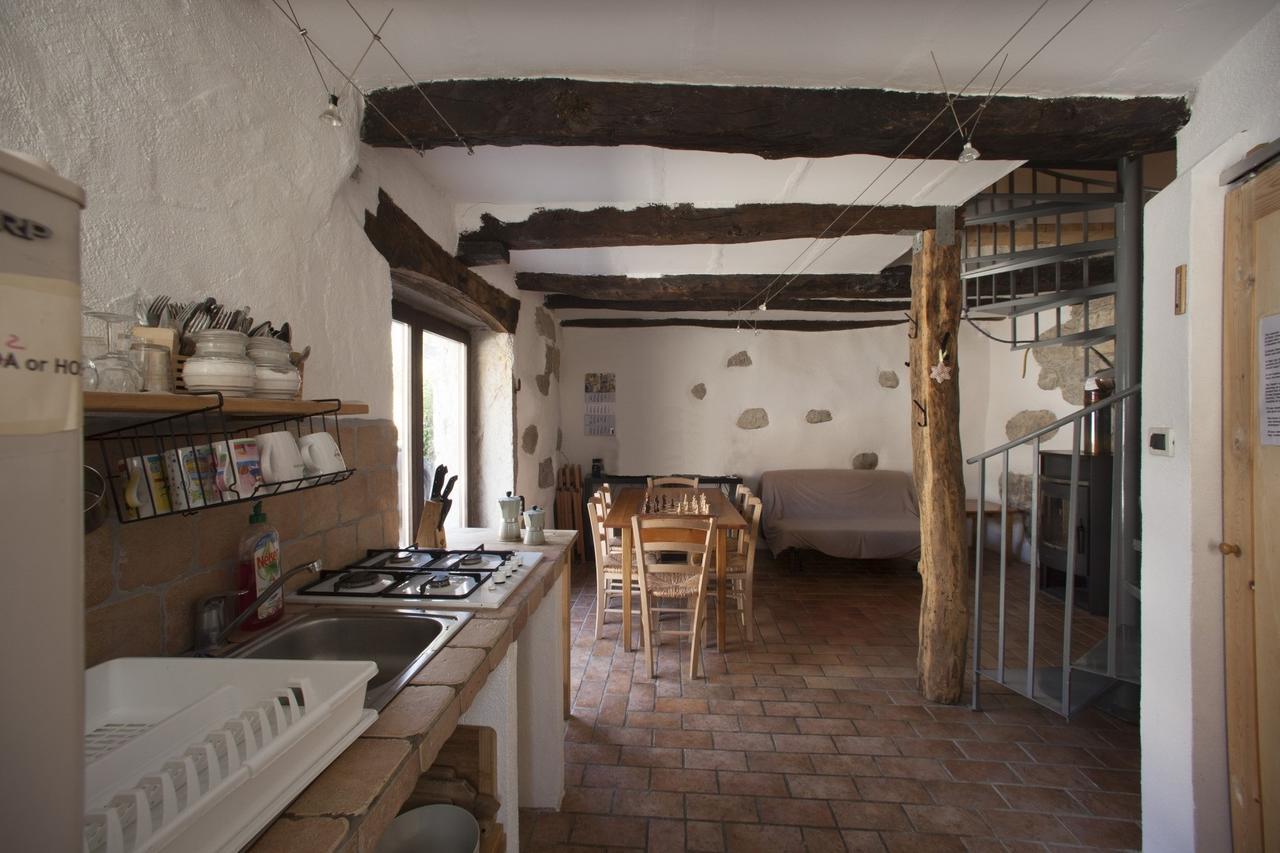 Hostel Xaxid Crni Kal Екстер'єр фото
